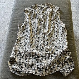 Size M Liz Claiborne sleeveless blouse